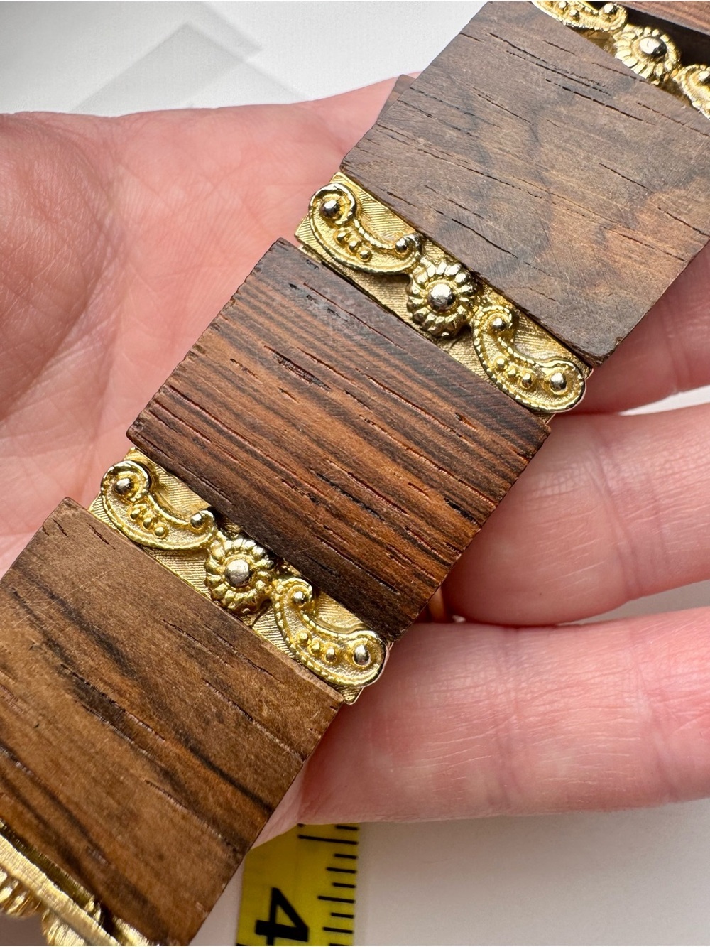 Wood and Gold-Tone Link Bracelet - Brown and Gold